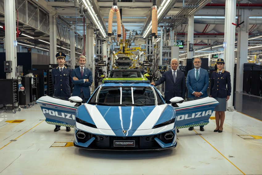 Lamborghini de 920 cv vira carro de polícia na Itália; entenda